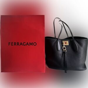 Salvatore Ferragamo B6424 Black The Studio Leather Tote Handbag Like New